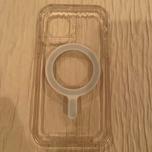 Gear4 iPhone 12 charger case